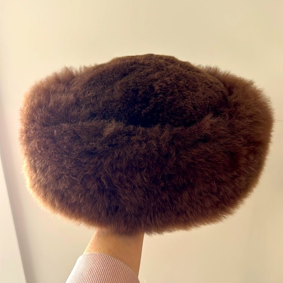 Premium Baby Alpaca Fur Hat made in Peru, brown, L size around 22.5” diameter. - Picture 1 of 6